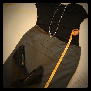 NWOT Worthington Gray Pencil Skirt